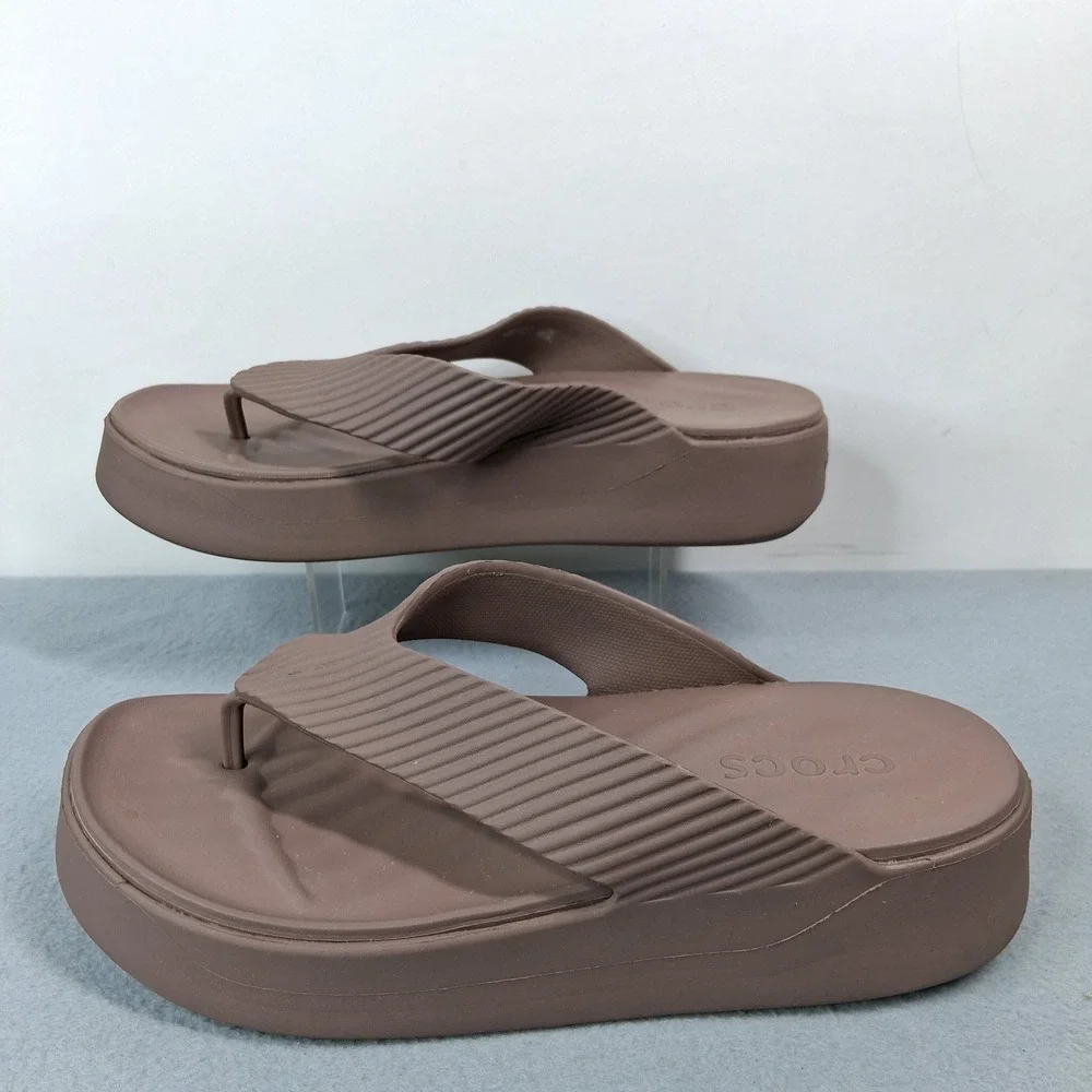 Crocs Brooklyn Flip Flop Platform Sandal Casual Womens Size 10 Mauve Brown